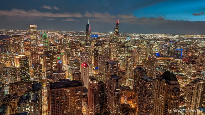 360 Chicago - Nighttime View