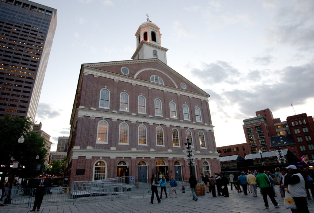 Faneuil Hall - Wikipedia